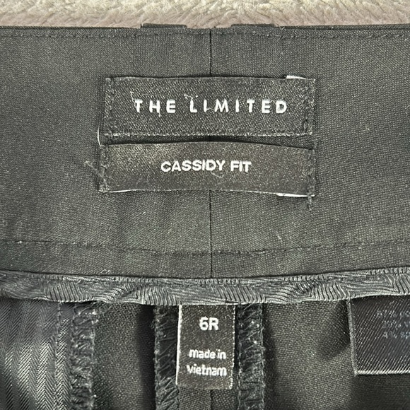 The limited Cassidy fit, relaxed, boot cut pants size 6 - Picture 3 of 7